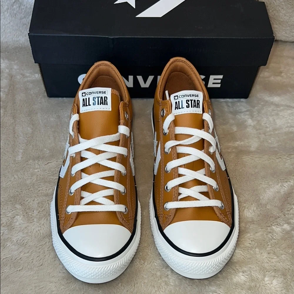Converse Men's Brown Sneakers. Size 6‎